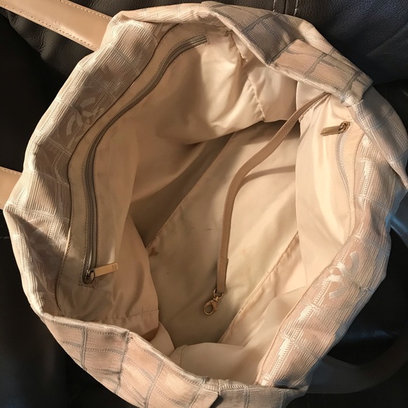 Chanel tote - Picture 5 of 9